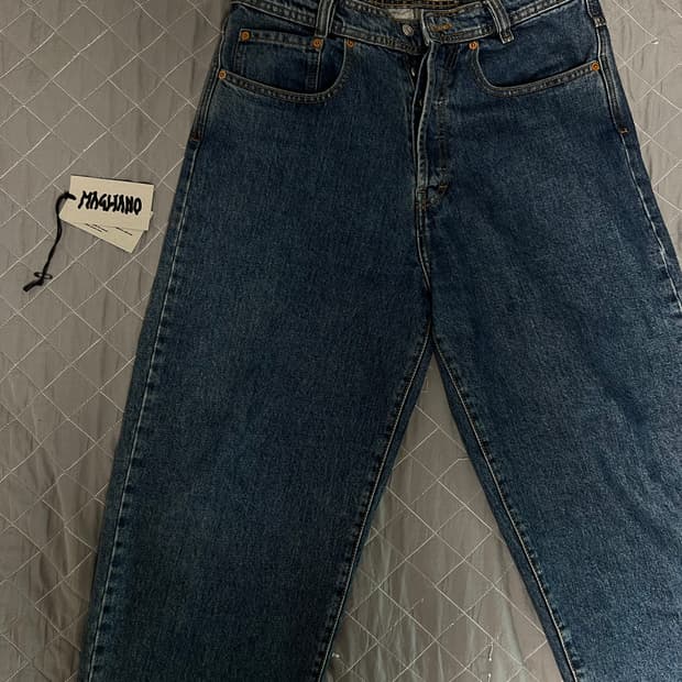 마리아노 글로리 홀 진 M