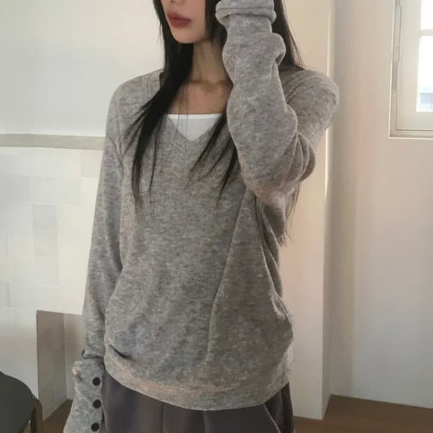 원더원더 펀브 버튼 브이넥 울 니트 그레이