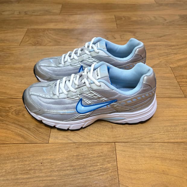 나이키 이니시에이터 250