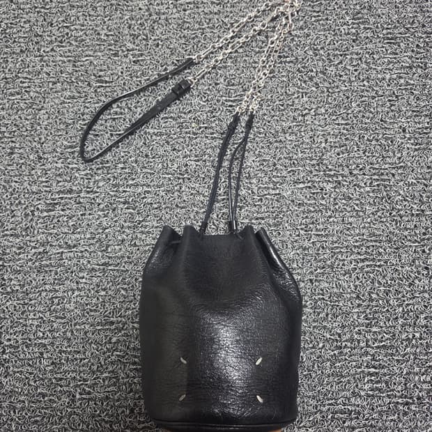 메종마르지엘라 버킷백