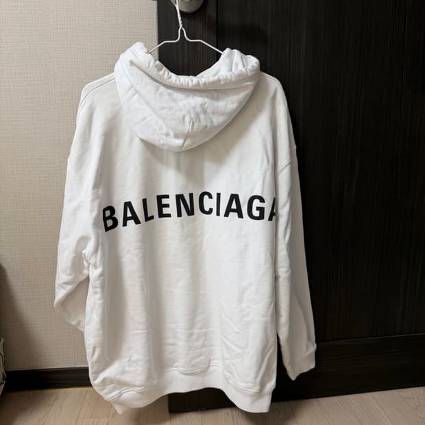 발렌시아가 백로고 후드티 화이트 색상 M 
