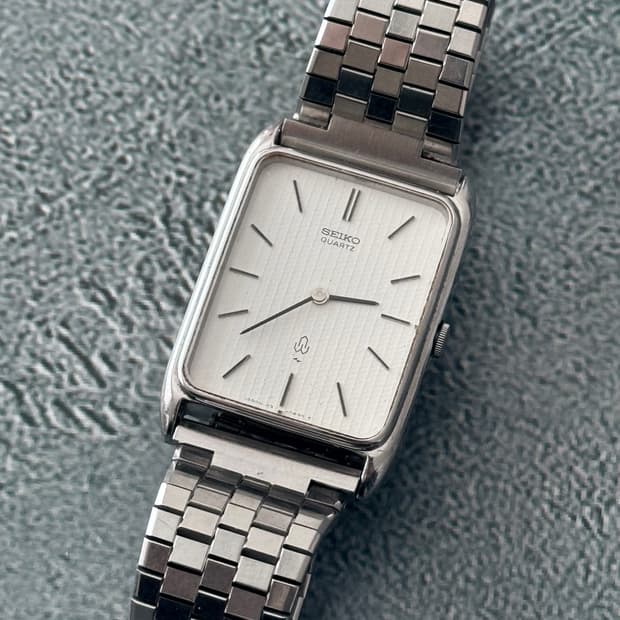 세이코 Seiko 탱크 수직 격자 패턴 다이얼