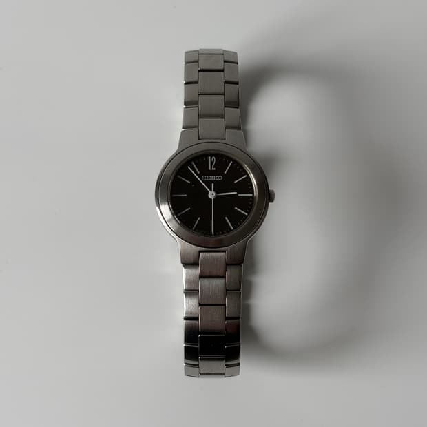 세이코 1990년대 블랙 다이얼 실버 쿼츠 여성