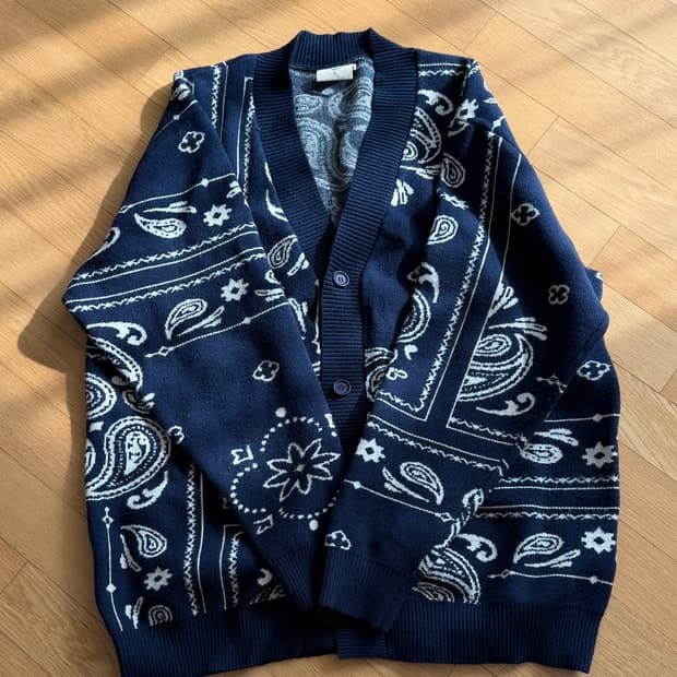 제네럴아이디어 스탠다드 페이즐리 가디건 네이비 남녀공용