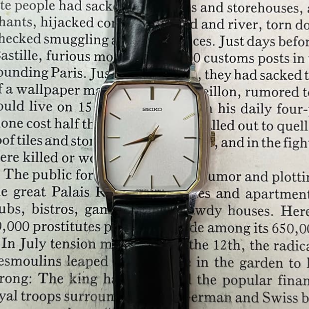 Vintage Seiko Quartz Tank Watch