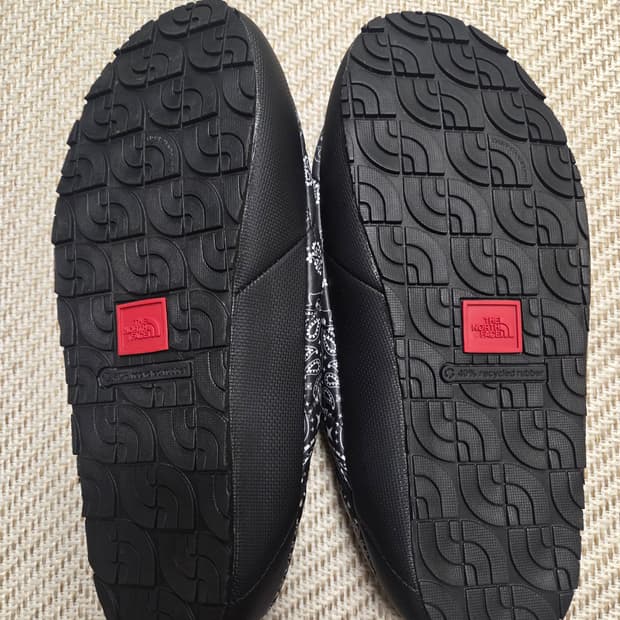 슈프림 X 노스페이스 뮬