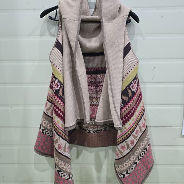 Thursday Island  패턴 니트 조끼 가디건 베이지