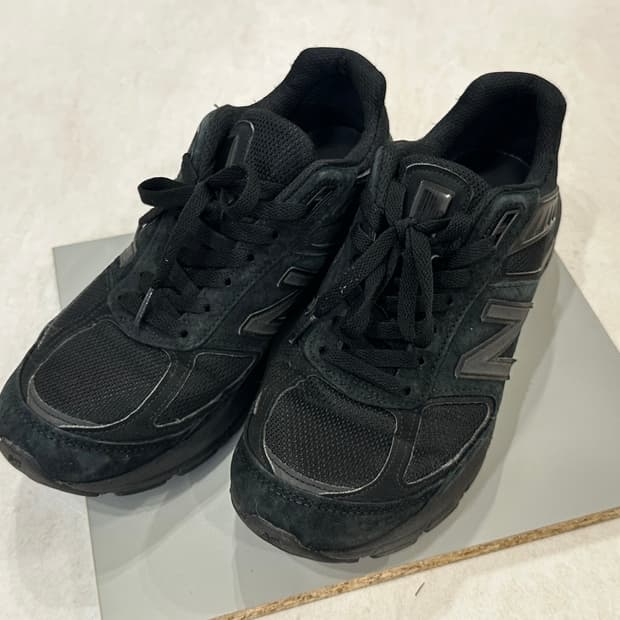뉴발란스 990v5 트리플블랙 270 사이즈