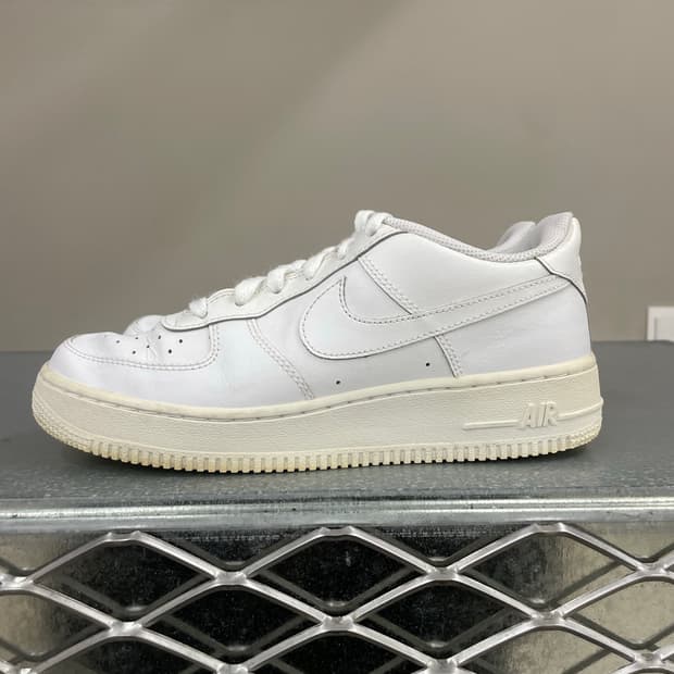 나이키 에어포스1 로우 화이트 240