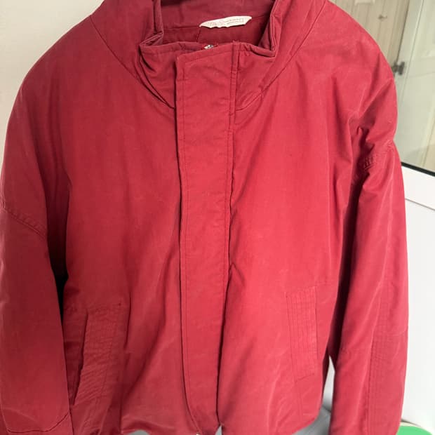 자라 레드 점퍼