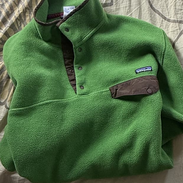 파타고니아 신칠라 스냅-T 그린/브라운