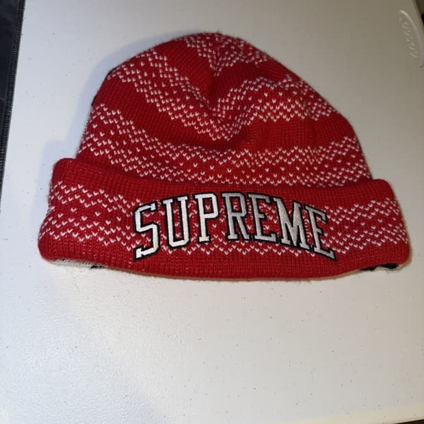 22FW 슈프림 X 뉴에라 스플릿 비니 레드