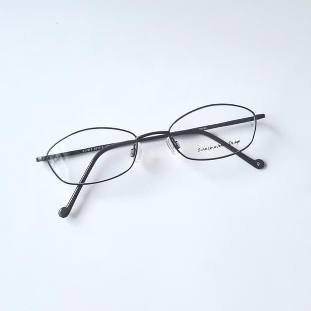 데드스탁  빈티지 오벌 경량 안경테 561