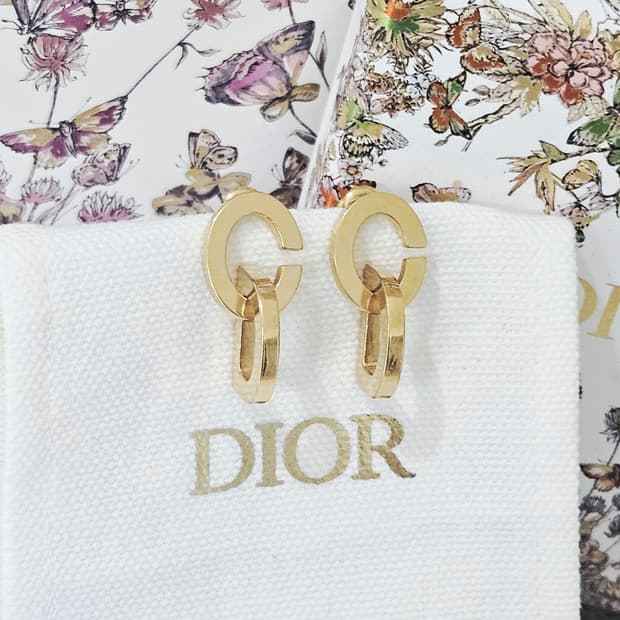 23FW시즌 디올 CD 로고 드롭 귀걸이 (정품/풀박스)
