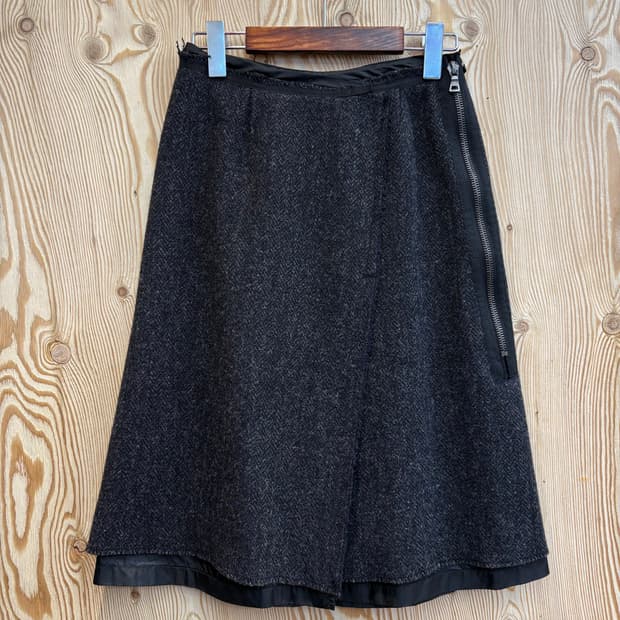 프라다 버진 울 스커트