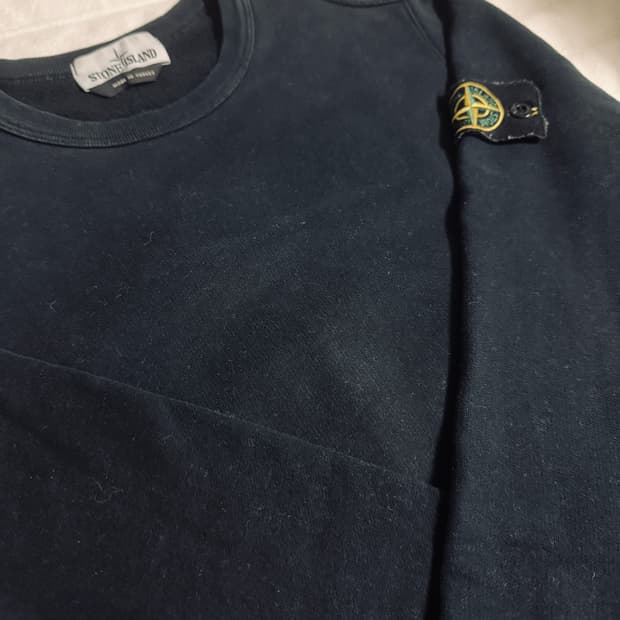 스톤아일랜드 기모 맨투맨 s 사이즈