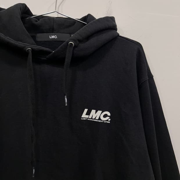 LMC 스몰와펜 백프린팅 기모 루즈핏 후드티