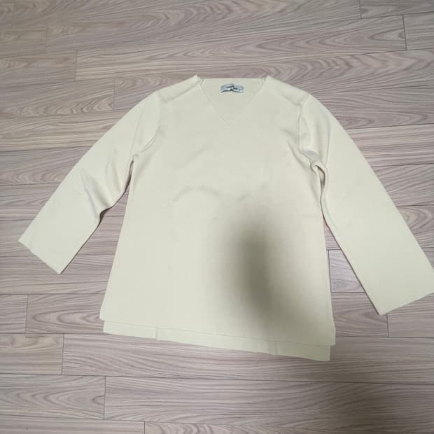 윤호문희 여성 니트 브이넥 흰색