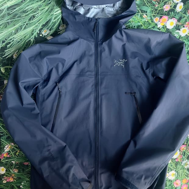 아크테릭스 베타 자켓 / M사이즈 / 블랙사파이어
