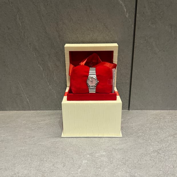 오메가 컨스텔레이션 핑크 다이얼 시계