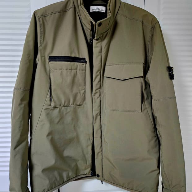  스톤아일랜드 소프트쉘 점퍼 