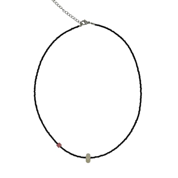 Offset necklace - black