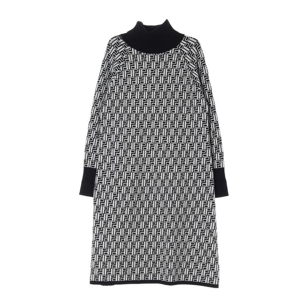 [L]펜디 블랙 화이트 로고 모크넥 긴팔 롱 니트원피스