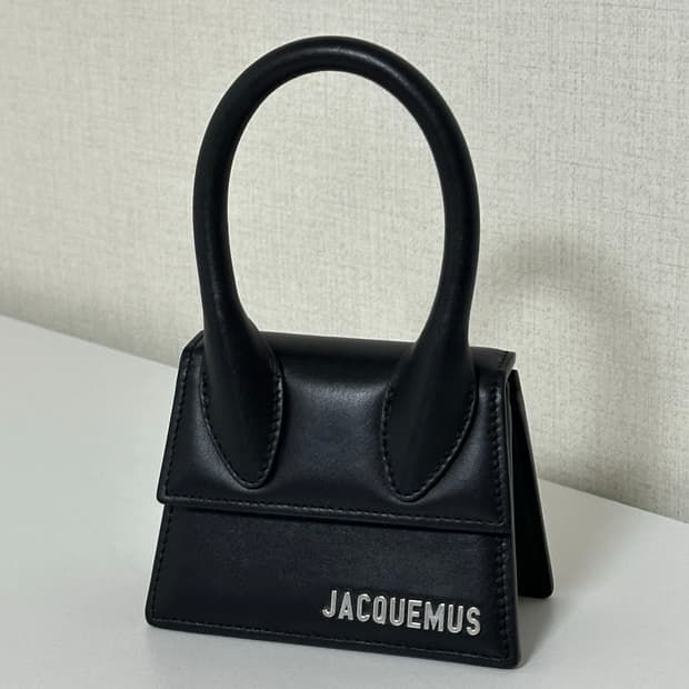 JACQUEMUS 르 치키토 옴므 크로스백 미니