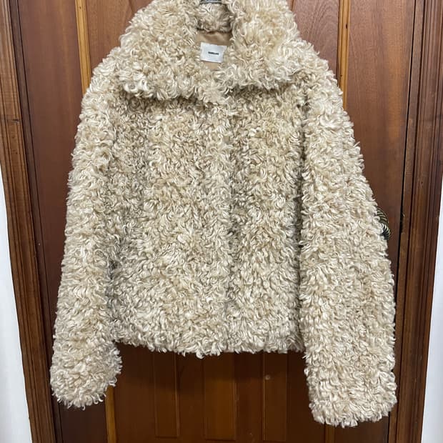 아워글래스 크림색 퍼자켓 뽀글이