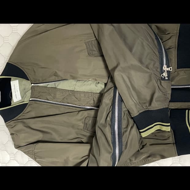 드리스 반 노튼 지퍼봄버 올리브카키 라지