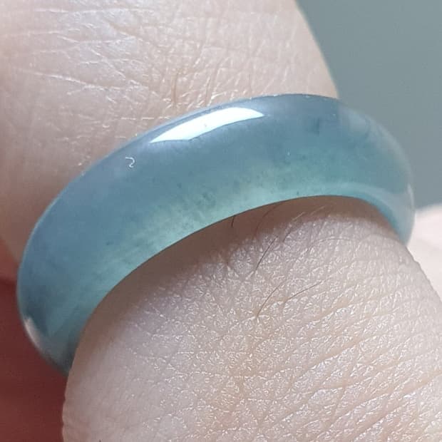 빙종 비취 옥반지 내경 17mm 폭 5.5mm 판매합니다(12~13호)