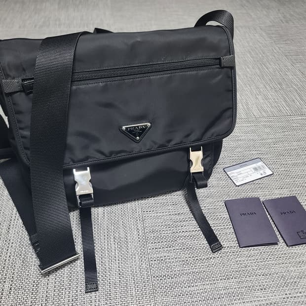 프라다 리나일론 메신저백 1bd671 크로스백 버클백