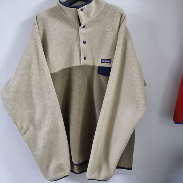 파타고니아 신칠라 베이지 탄 브라운