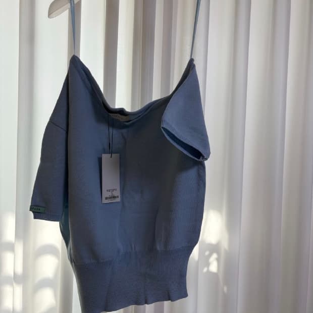 인스턴트펑크 하프슬리브원숄더니트 