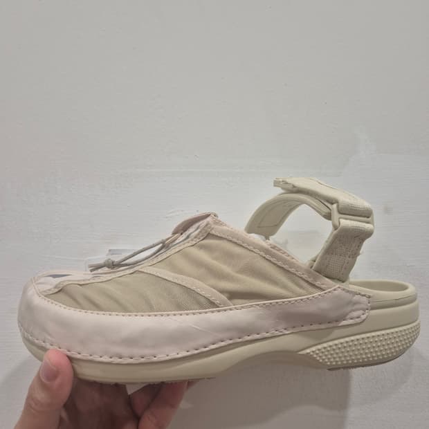 [새상품/260] 크록스 클래식 에너지 러닝 베스트 클로그 뉴트럴