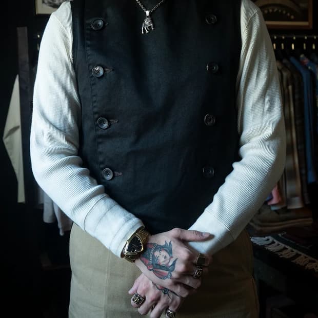 블랙사인 핀스트라이프 스윈들러 베스트