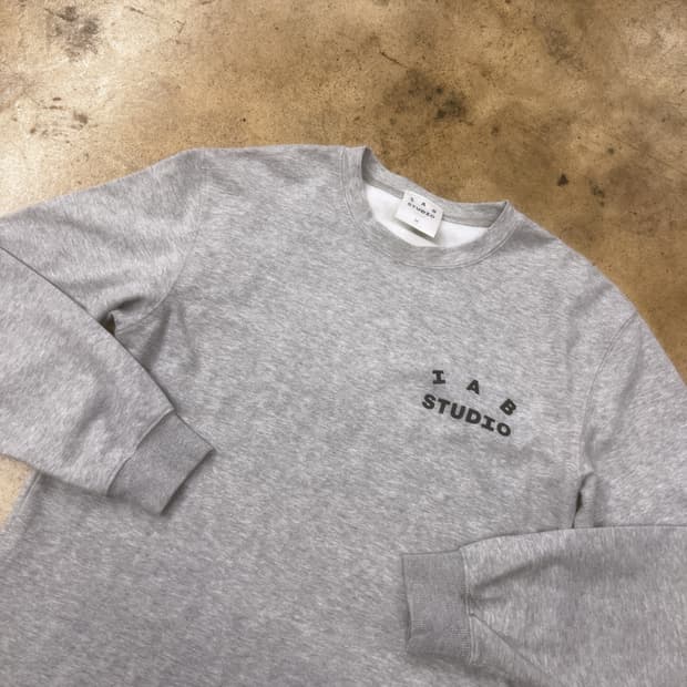 아이앱 스튜디오 그레이 롱슬리브 