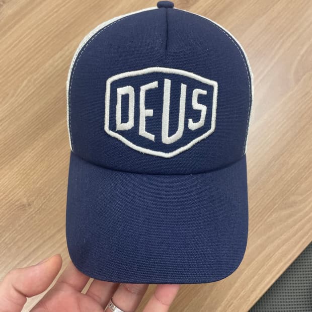 데우스 엑스 마키나 네이비 볼캡