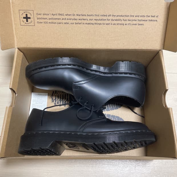 닥터마틴 1461 3홀 모노 블랙 새상품 250 사이즈