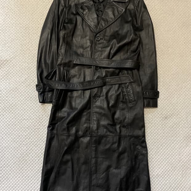 광희시장 웨스턴 무드 카우하이드 소가죽 3버튼 라펠 롱 레더 카 코트