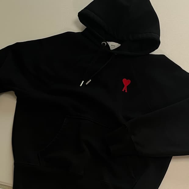 아미 스몰 하트 로고 후드티