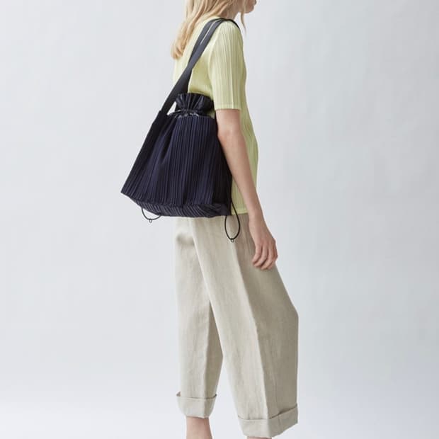 PLEATS PLEASE)플리츠플리즈 가방 정품 숄더백 플리츠백(컨디션최