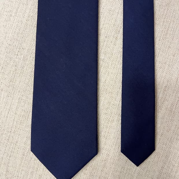 매너그램 네이비 코튼 넥타이