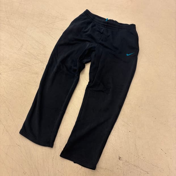나이키 스우시 블랙 트레이닝 팬츠