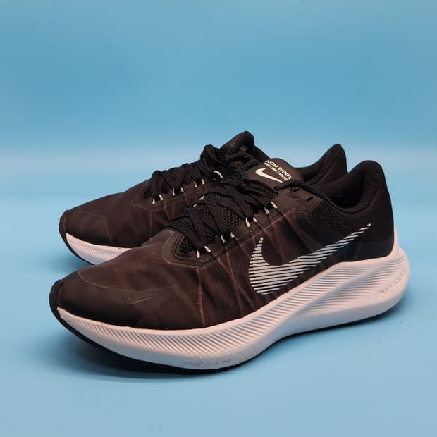 oo 나이키 줌 윈플로 8 운동화250 