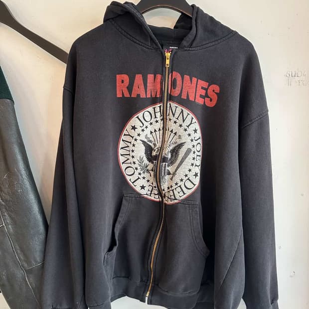00s 라몬즈 후드집업