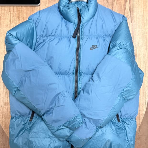 나이키 패딩 판매합니다.