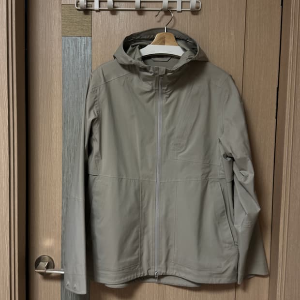 룰루레몬 바람막이 윈드브레이커 베이지 M