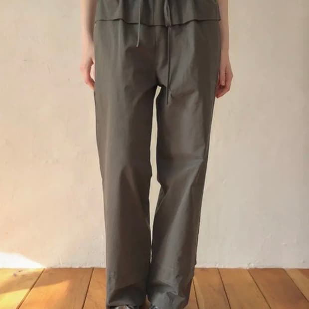 아우로 레이어드 코튼 프릴 팬츠 COTTON FRILL PANTS 차콜