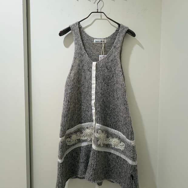 슬리브리스 니트 원피스